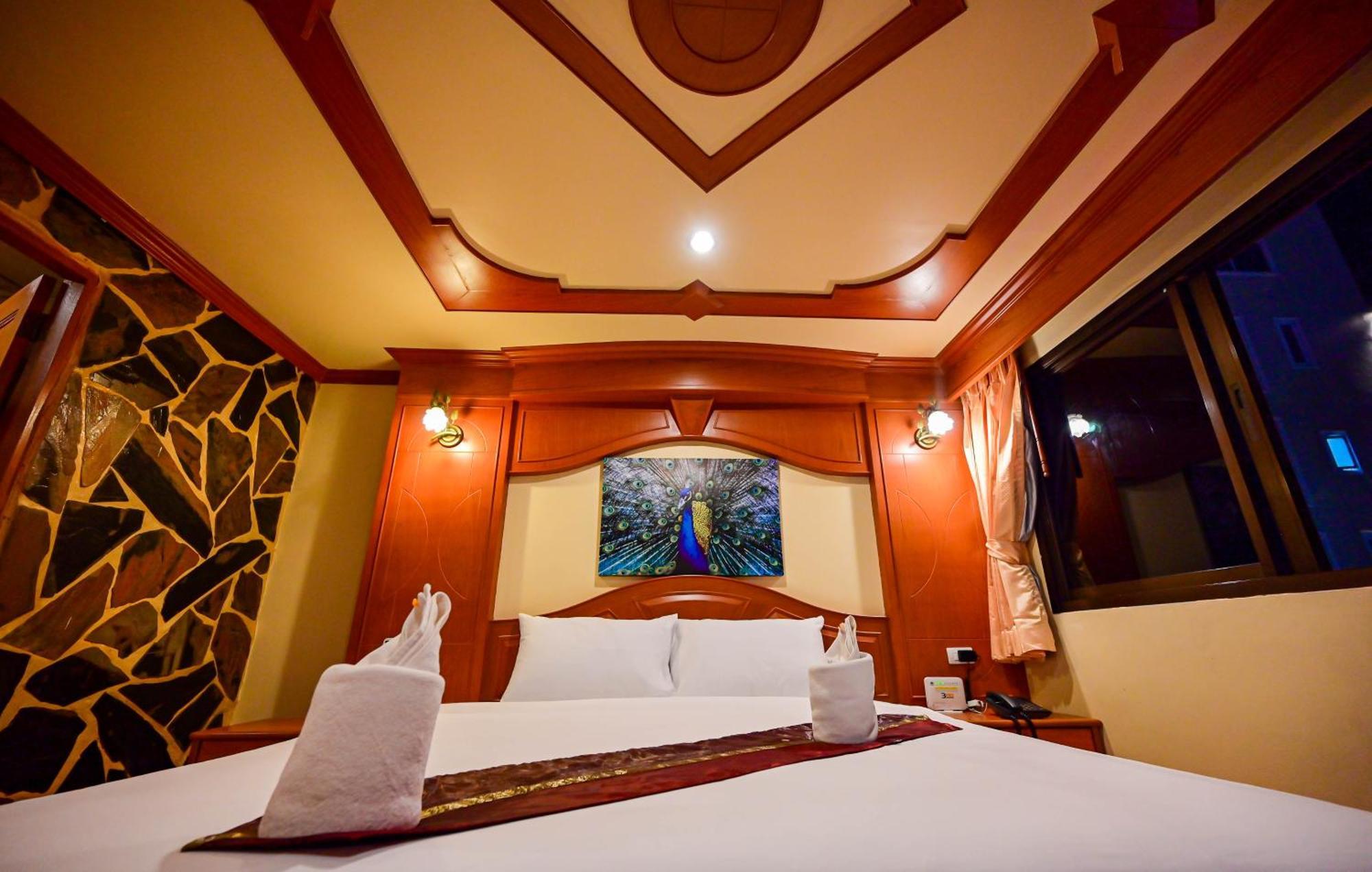 Tiger Complex Hotel Patong Exterior foto