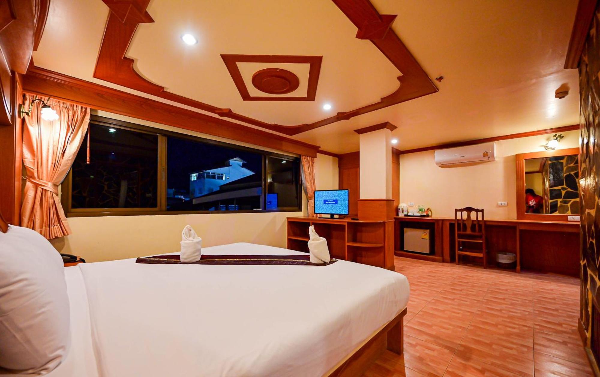 Tiger Complex Hotel Patong Exterior foto